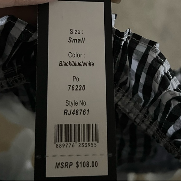 NWT | Romeo & Juliet Couture | Multi Print Off-The-Shoulder Top | Size Small - Picture 3 of 4